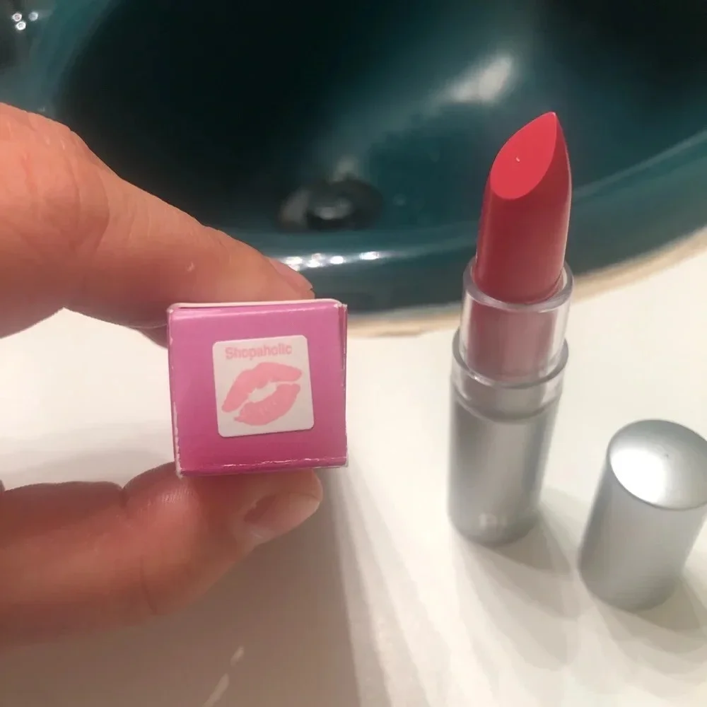 NIB PUR SHOPAHOLIC LIPSTICK